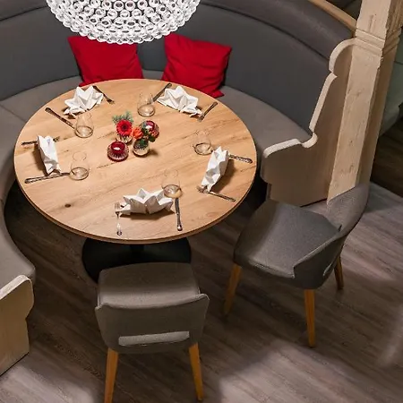 Fuchsen Hotel 4*